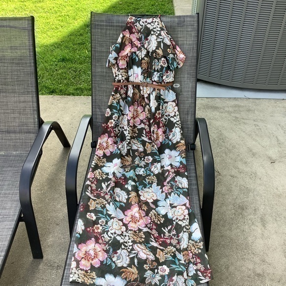 Iz Byer Dresses & Skirts - Floral dress